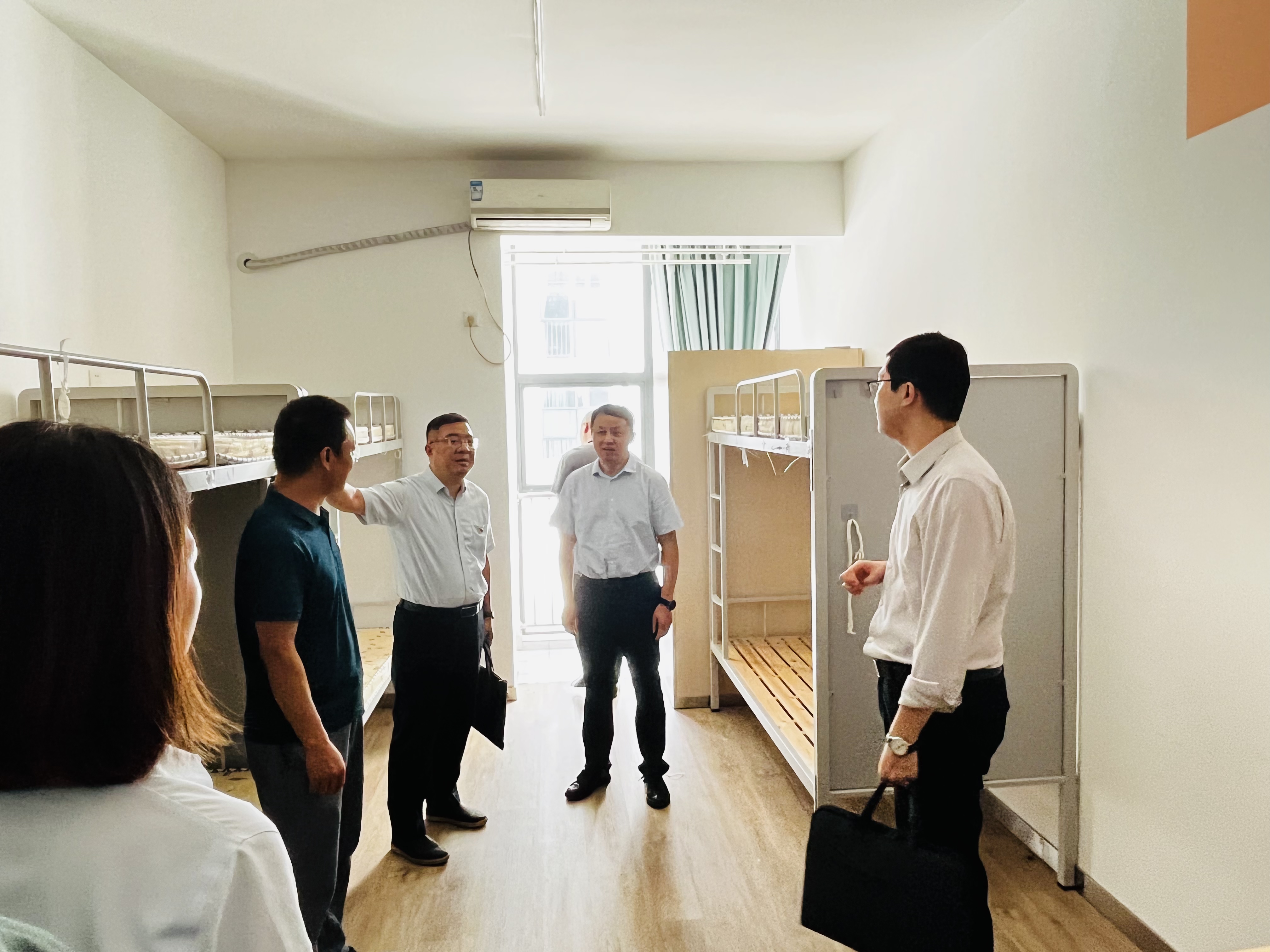 新区宜居  未来已来 —PA尊龙凯时集团开展联合主题党建共建活动